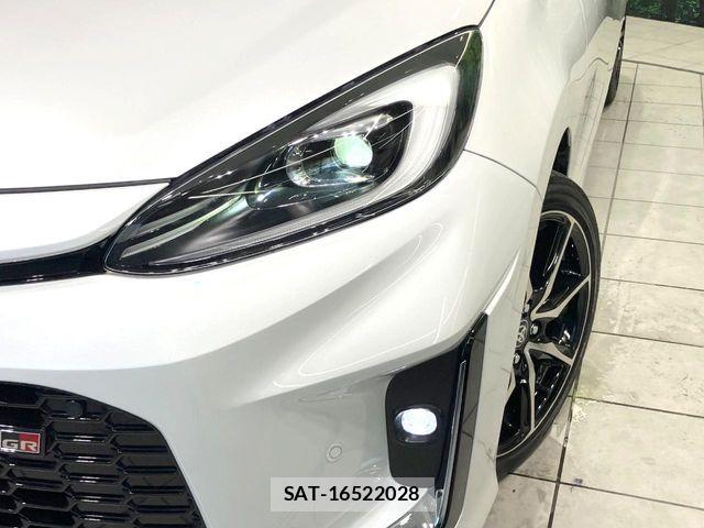 Toyota AQUA 2023-11 8312942-11