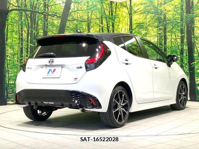 Toyota AQUA 2023-11 8312942-16