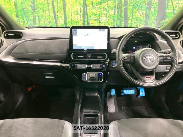 Toyota AQUA 2023-11 8312942-1