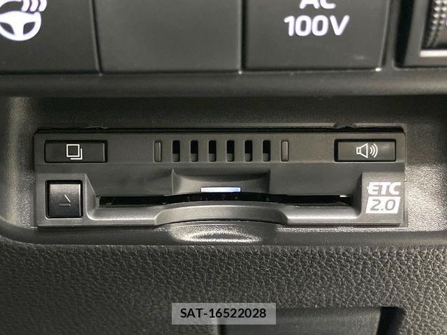 Toyota AQUA 2023-11 8312942-5