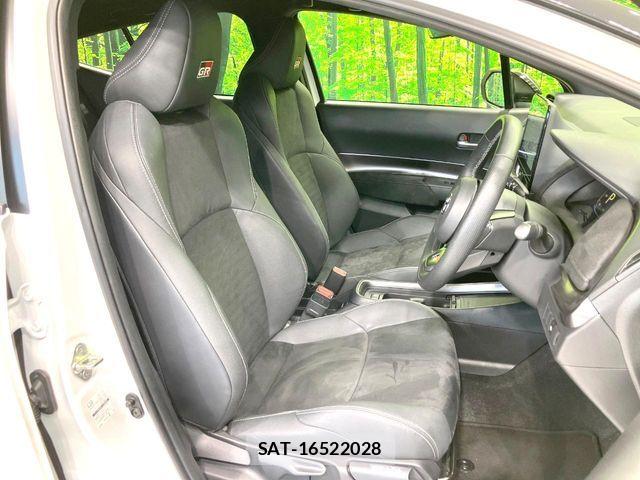 Toyota AQUA 2023-11 8312942-7