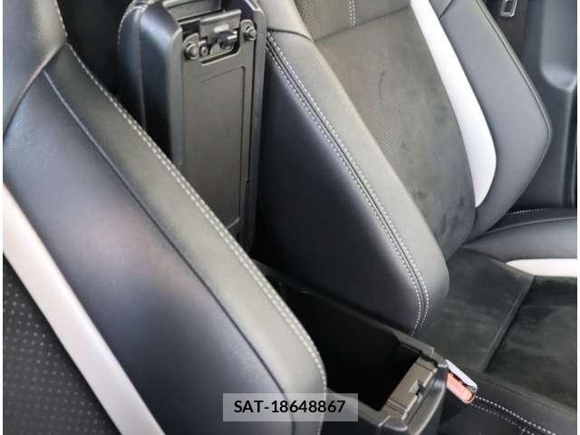 Toyota AQUA 2018-04 8312951-13