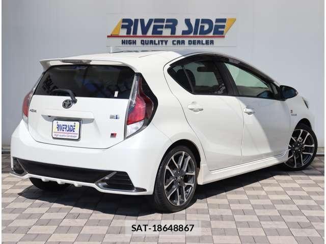 Toyota AQUA 2018-04 8312951-2