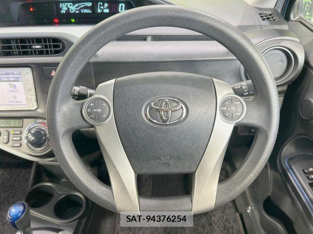 Toyota AQUA 2014-04 8313018-10