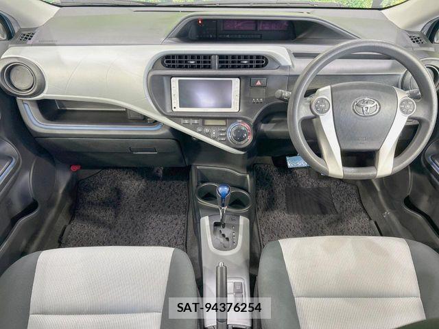 Toyota AQUA 2014-04 8313018-1