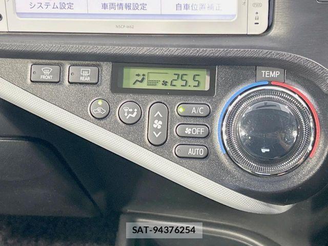 Toyota AQUA 2014-04 8313018-5