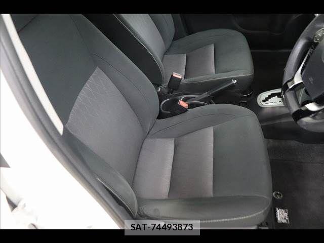Toyota AQUA 2019-11 8312981-10