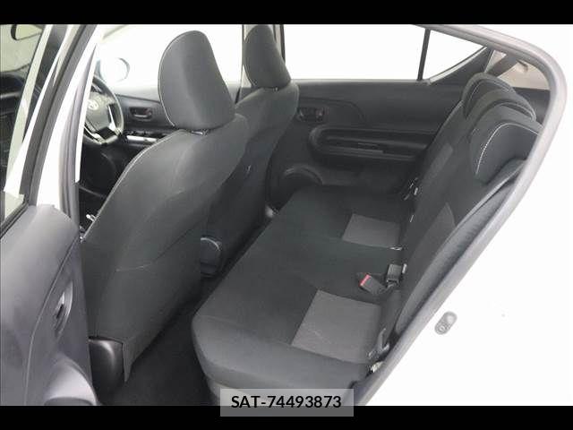 Toyota AQUA 2019-11 8312981-12