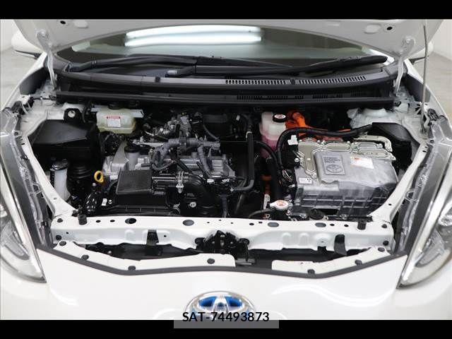 Toyota AQUA 2019-11 8312981-24