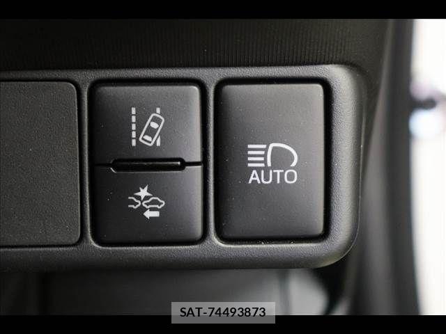 Toyota AQUA 2019-11 8312981-6