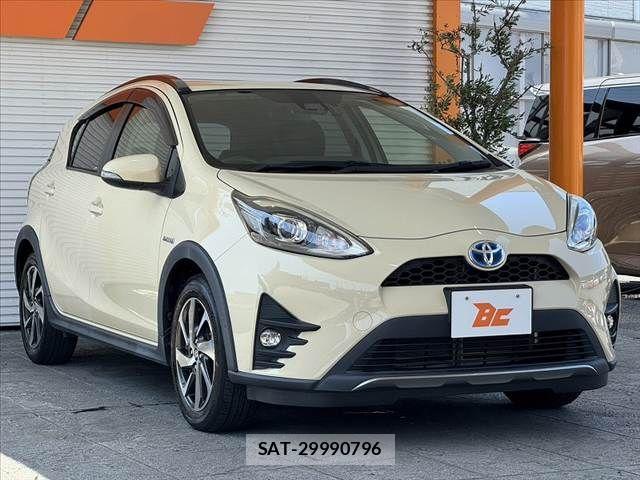 Toyota AQUA 2017-12 8312994-9