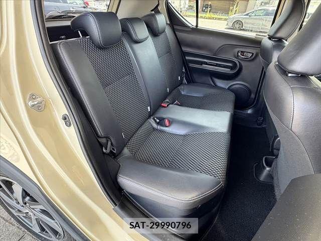 Toyota AQUA 2017-12 8312994-16