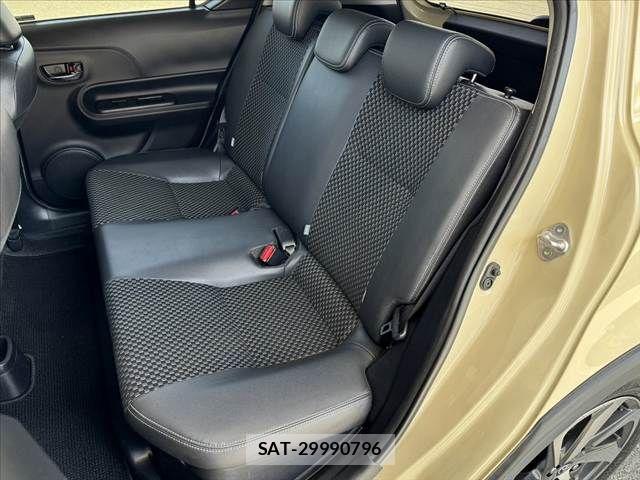 Toyota AQUA 2017-12 8312994-18