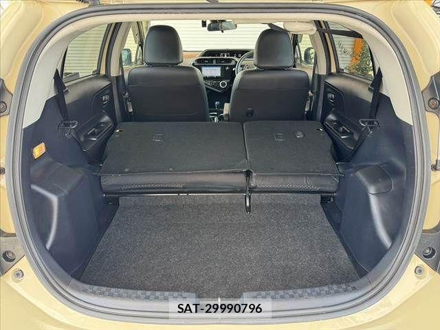 Toyota AQUA 2017-12 8312994-20