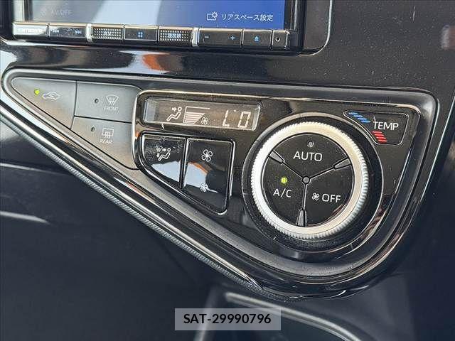 Toyota AQUA 2017-12 8312994-22