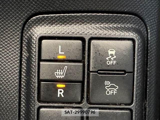 Toyota AQUA 2017-12 8312994-24