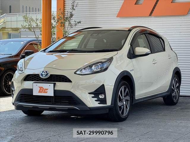 Toyota AQUA 2017-12 8312994-7