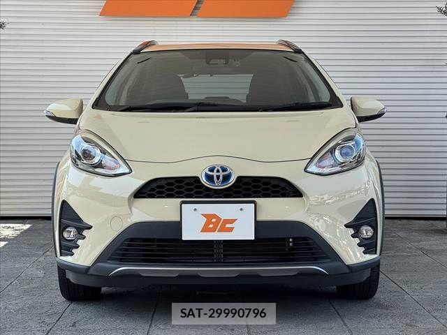 Toyota AQUA 2017-12 8312994-8