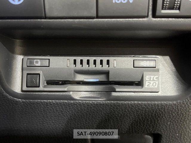 Toyota AQUA 2025-02 8312945-7