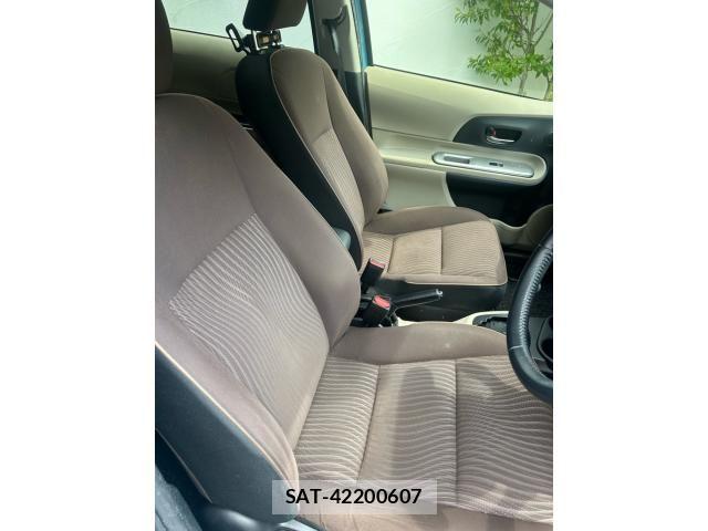 Toyota AQUA 2012-01 8313035-9