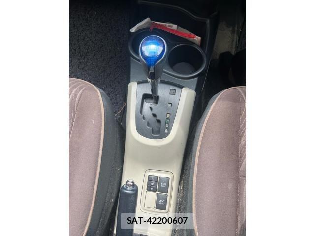 Toyota AQUA 2012-01 8313035-20