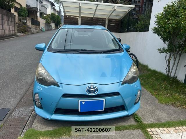 Toyota AQUA 2012-01 8313035-2