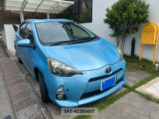 Toyota AQUA 2012-01 8313035-3