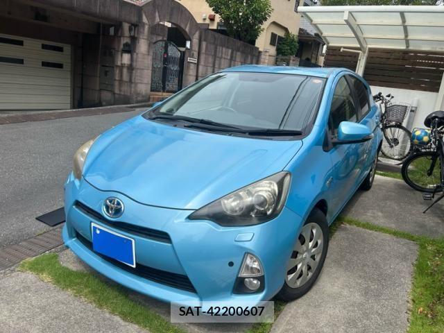 Toyota AQUA 2012-01 8313035-4