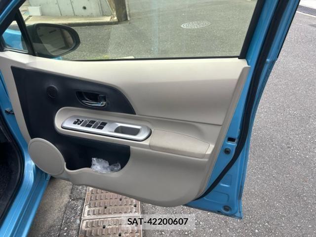 Toyota AQUA 2012-01 8313035-8