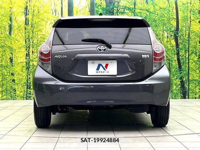 Toyota AQUA 2014-12 8313017-14