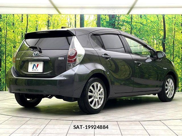 Toyota AQUA 2014-12 8313017-16