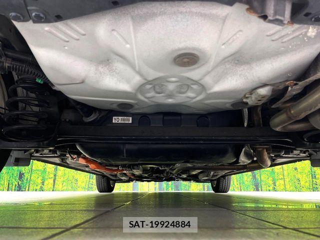 Toyota AQUA 2014-12 8313017-18