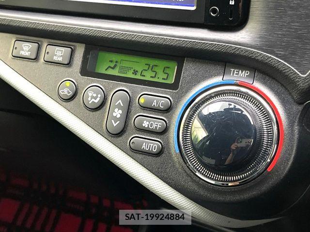 Toyota AQUA 2014-12 8313017-5