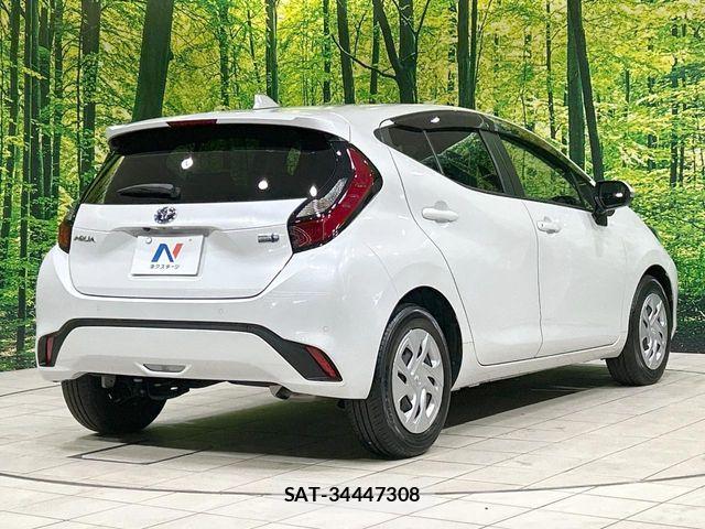 Toyota AQUA 2022-12 8312950-16
