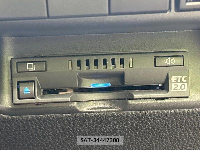 Toyota AQUA 2022-12 8312950-6