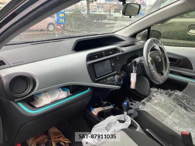 Toyota AQUA 2012-12 8313025-10