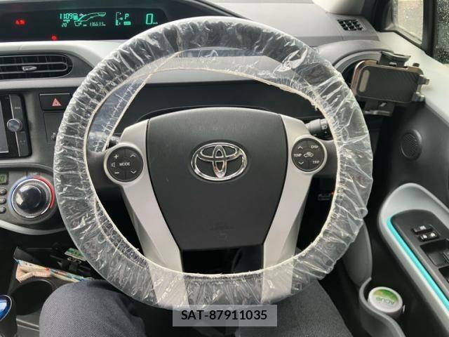 Toyota AQUA 2012-12 8313025-12