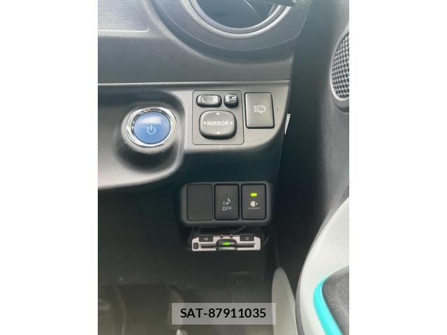 Toyota AQUA 2012-12 8313025-18