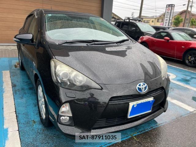 Toyota AQUA 2012-12 8313025-1