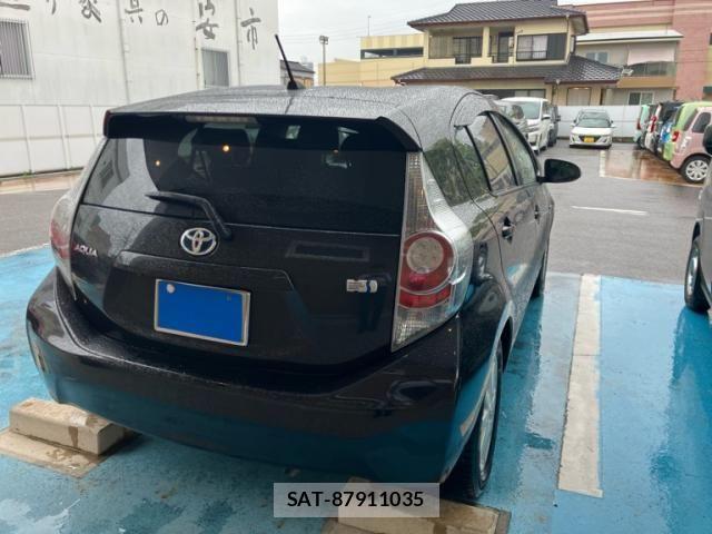 Toyota AQUA 2012-12 8313025-5