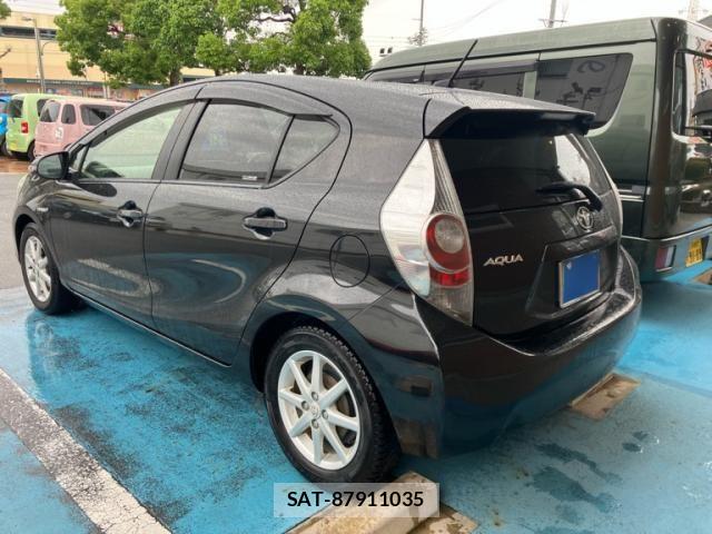 Toyota AQUA 2012-12 8313025-6