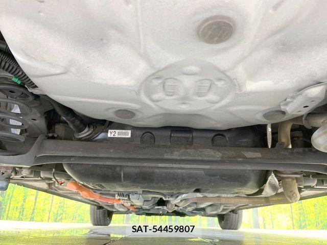 Toyota AQUA 2019-07 8313008-17