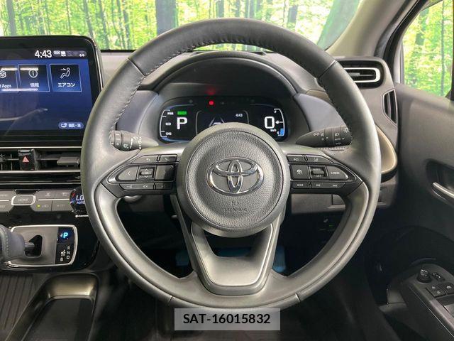 Toyota AQUA 2022-11 8312948-10