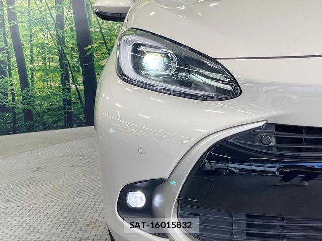 Toyota AQUA 2022-11 8312948-11