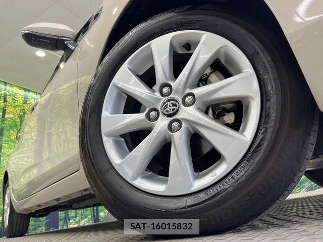 Toyota AQUA 2022-11 8312948-12