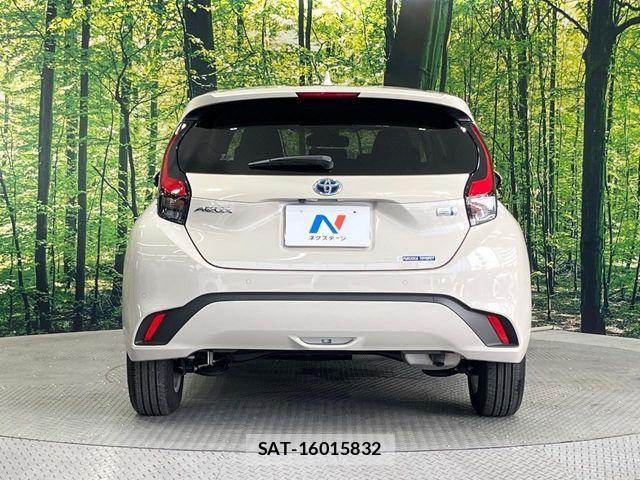 Toyota AQUA 2022-11 8312948-14