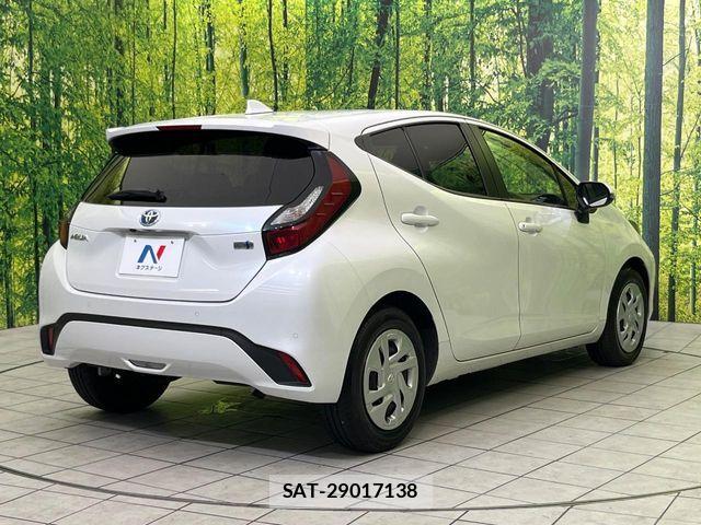 Toyota AQUA 2022-07 8312978-16
