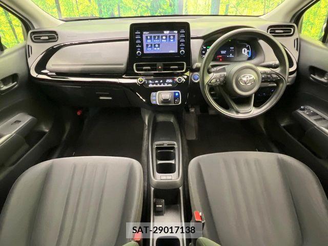Toyota AQUA 2022-07 8312978-1