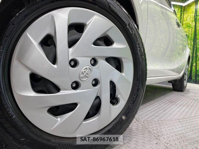 Toyota AQUA 2017-02 8312996-13