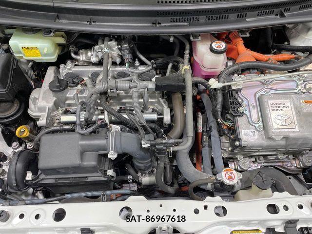 Toyota AQUA 2017-02 8312996-17